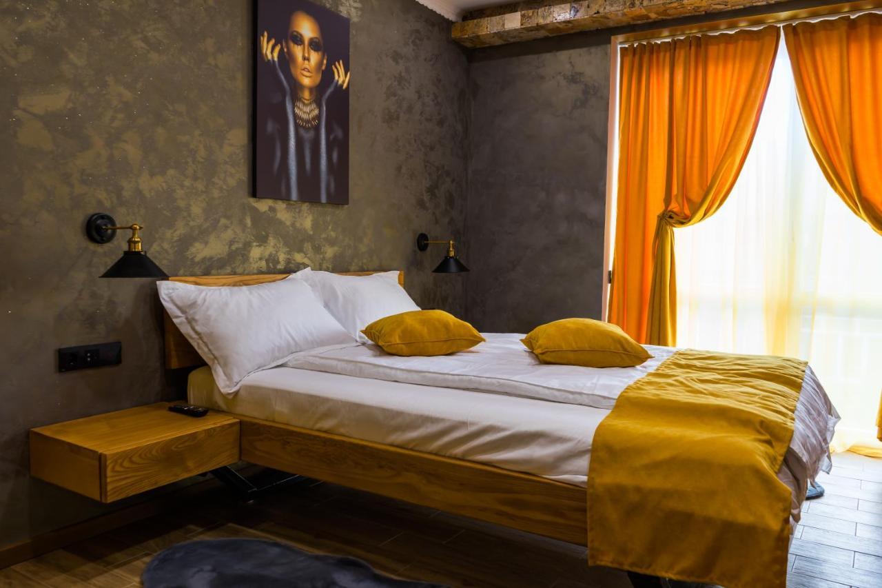 Cyborg Flat Petrosani Apartman Kültér fotó