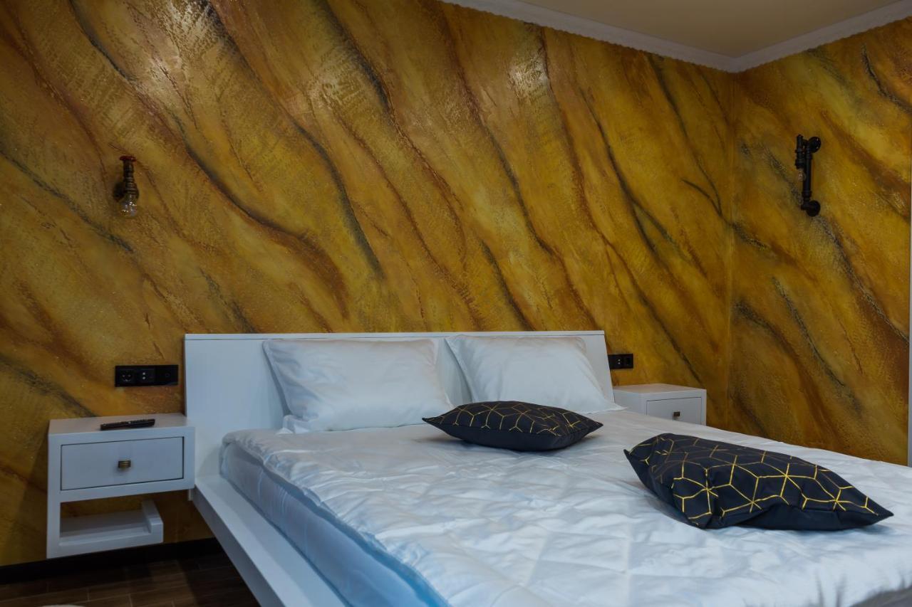 Cyborg Flat Petrosani Apartman Kültér fotó