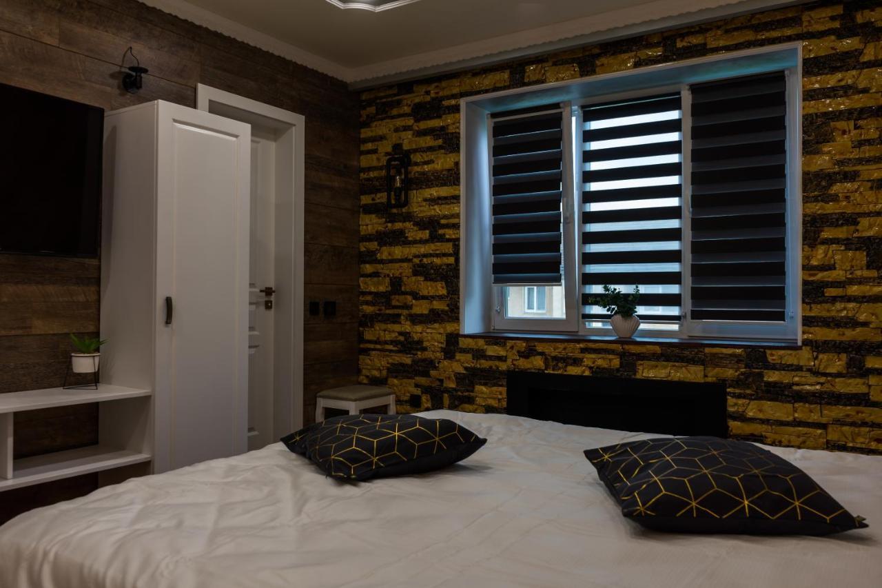 Cyborg Flat Petrosani Apartman Kültér fotó